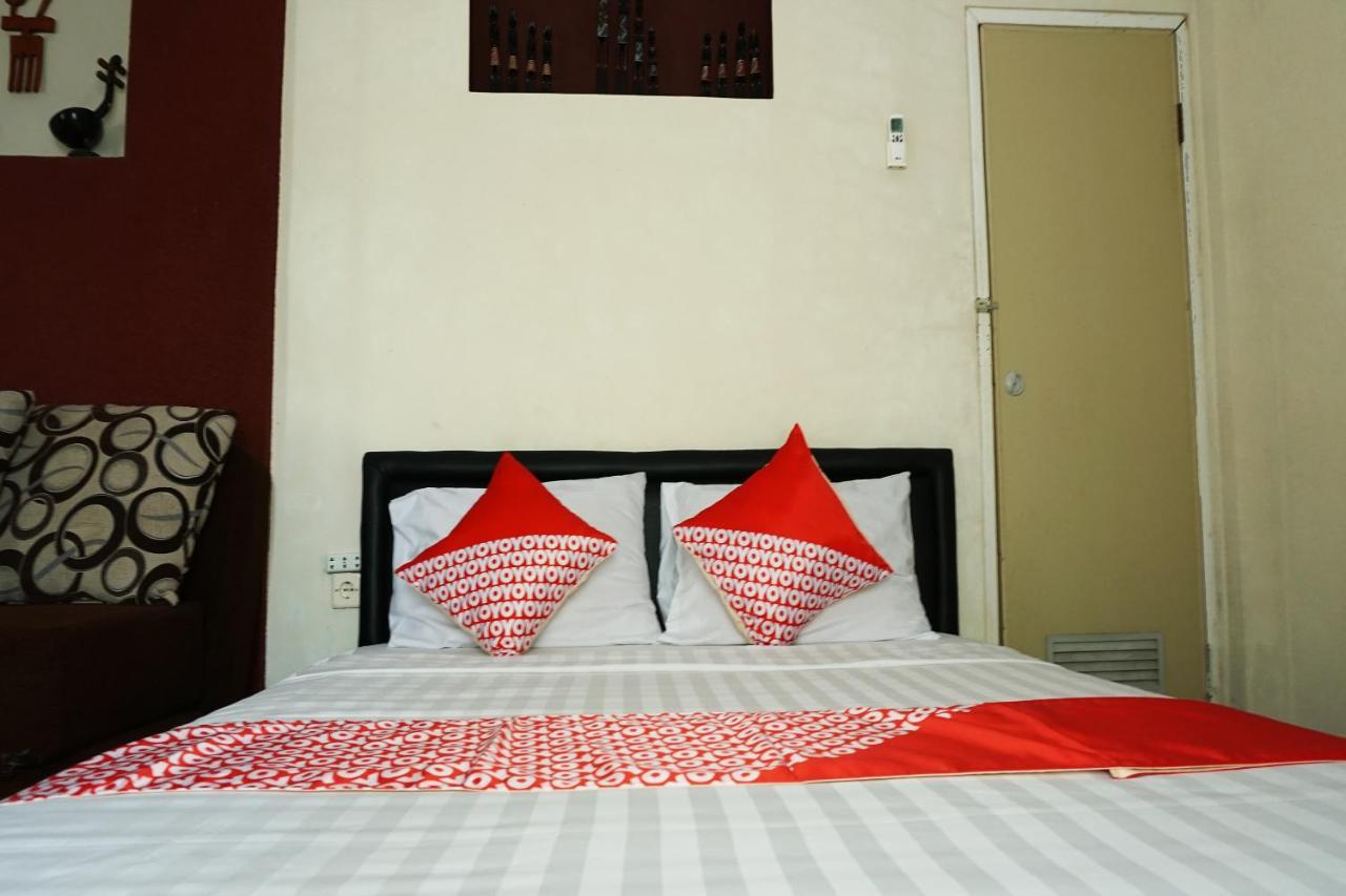 Oyo 2860 The Castury Homestay Syariah Tanjung Lesung Exterior photo